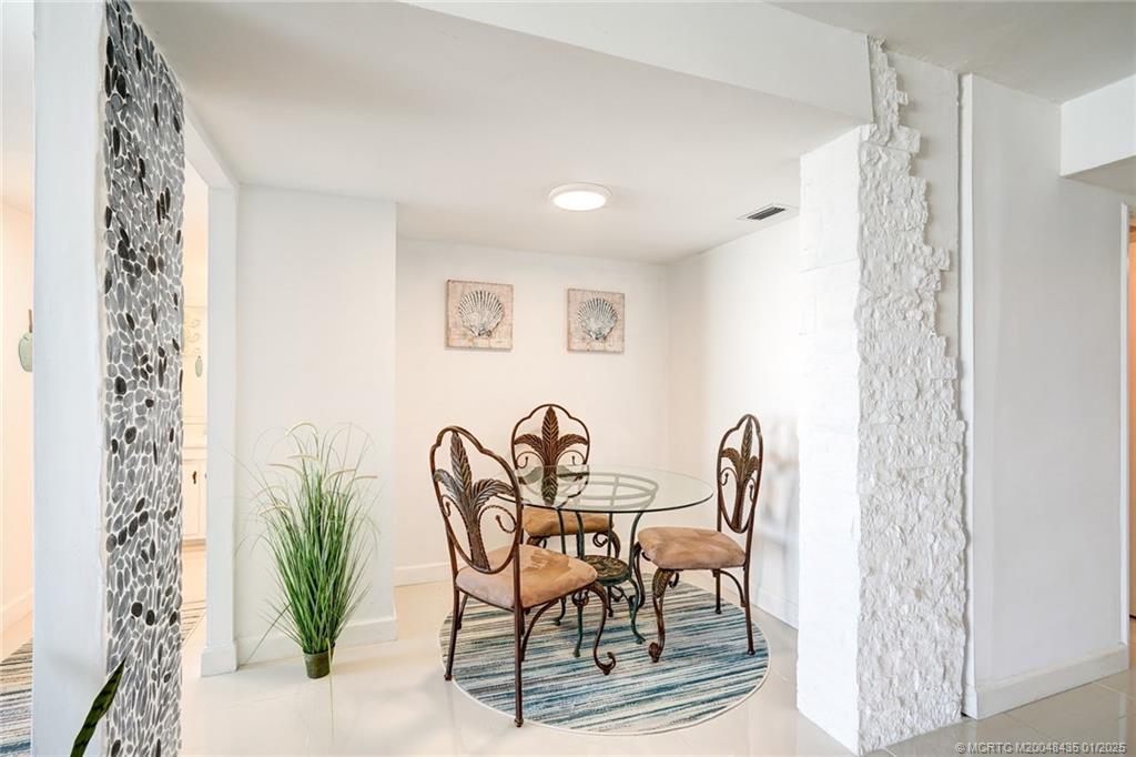 Jensen Beach, Florida 34957, United States, 1 Bedroom Bedrooms, ,2 BathroomsBathrooms,Residential,Active,20728