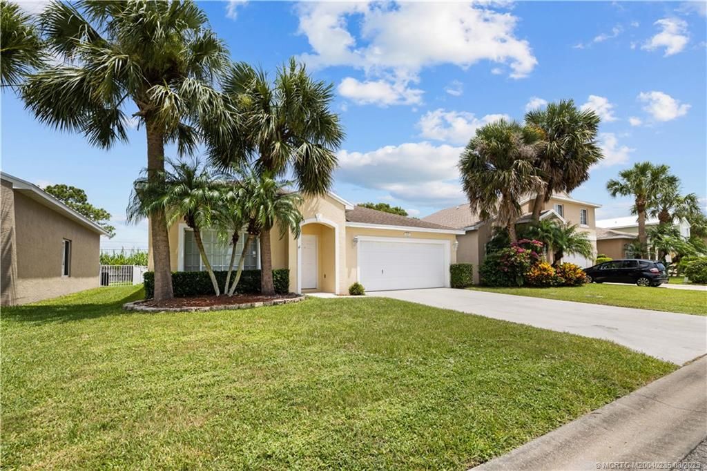 Photo of 4693 SE Winterhaven Court, Stuart, FL 34997 (MLS # M20040235)