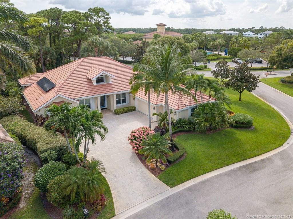 Photo of 84 SW Hatteras Court, Palm City, FL 34990 (MLS # M20040862)