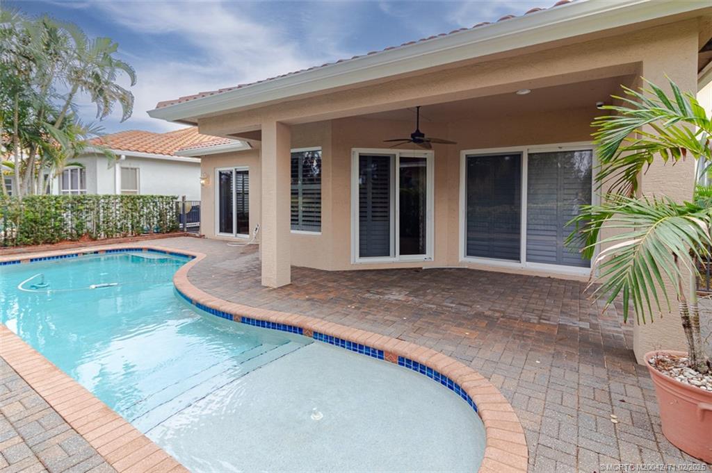 742 SW Palm Cove Drive