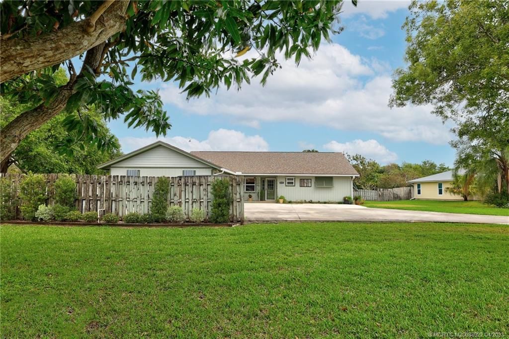 Photo of 5327 SE Major Way, Stuart, FL 34997 (MLS # M20038922)