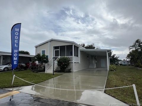 Photo of 644 Sun Ray Court, Boynton Beach, FL 33436 (MLS # M20053932)