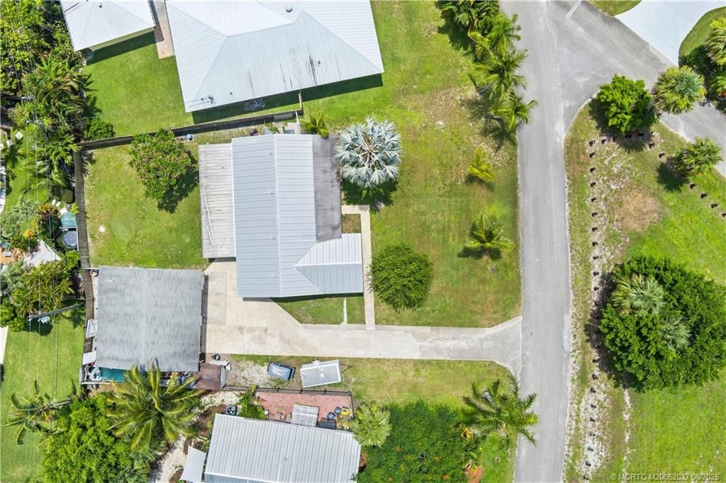 Photo of 9035 SE Athena Street, Hobe Sound, FL 33455 (MLS # M20052027)