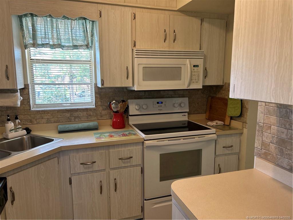 Stuart, Florida 34994, United States, 2 Bedrooms Bedrooms, ,2 BathroomsBathrooms,Residential,Active,41648