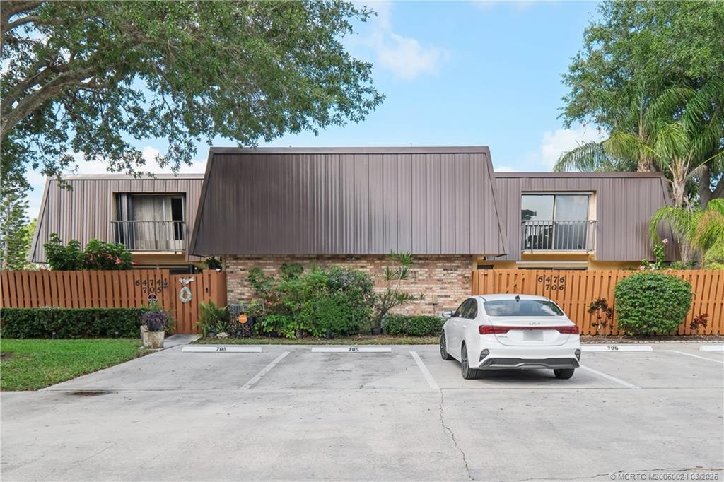 Stuart, Florida 34997, United States, 2 Bedrooms Bedrooms, ,3 BathroomsBathrooms,Residential,Active,103651