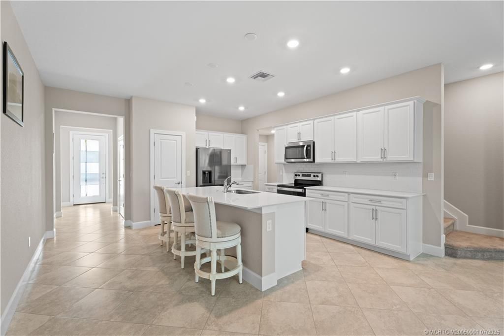 Photo of 1857 SE Tarni Way, Stuart, FL 34996 (MLS # M20050001)