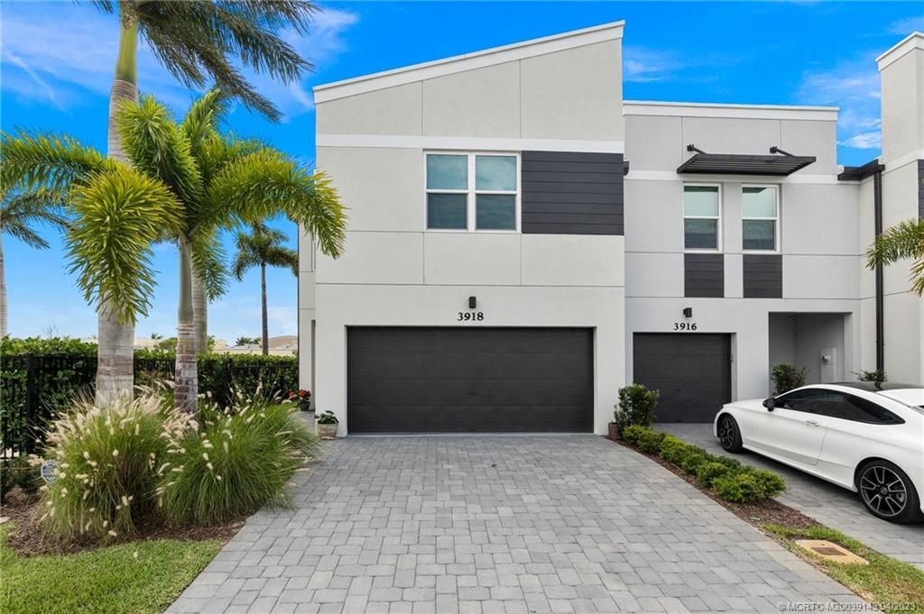 Photo of 3918 SE Caladium Court, Stuart, FL 34997 (MLS # M20039143)