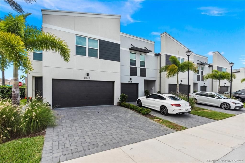 Photo of 3918 SE Caladium Court, Stuart, FL 34997 (MLS # M20039143)