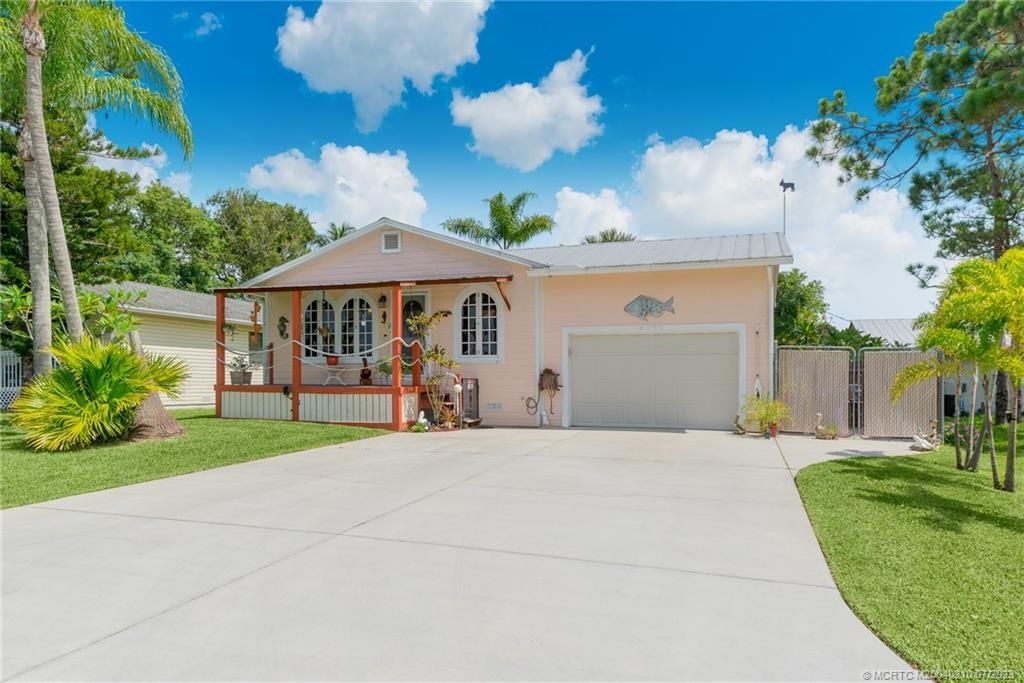 Photo of 4171 SE Robert Loop Road, Stuart, FL 34997 (MLS # M20040210)