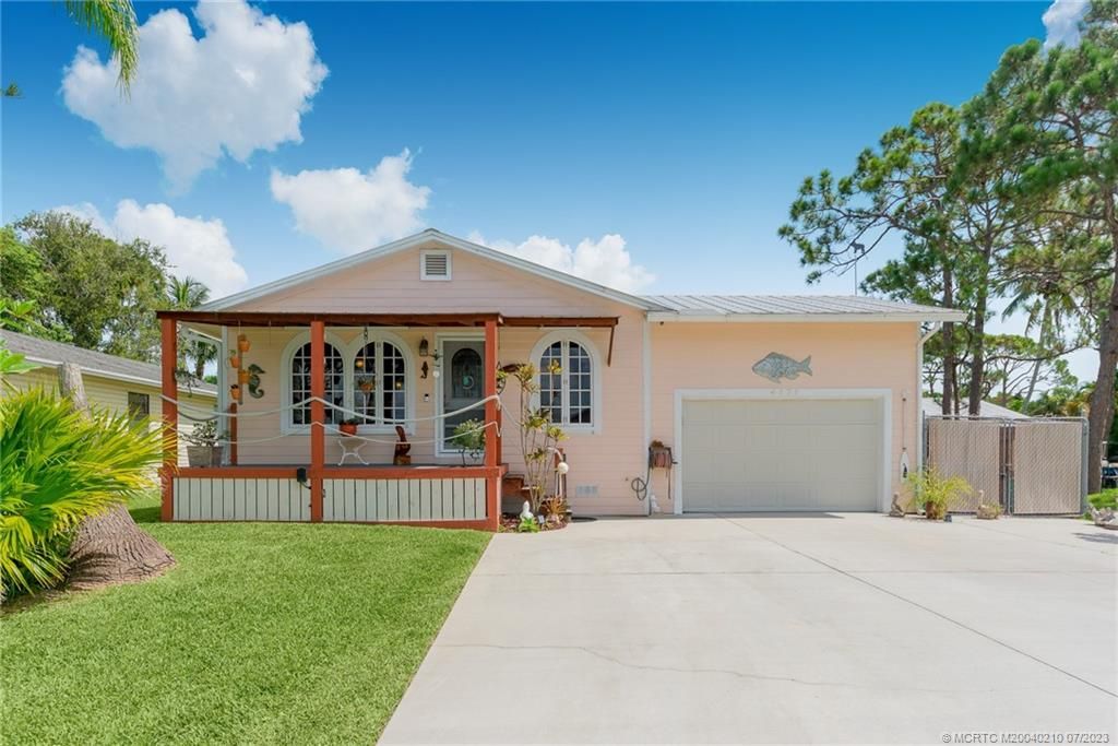 Photo of 4171 SE Robert Loop Road, Stuart, FL 34997 (MLS # M20040210)