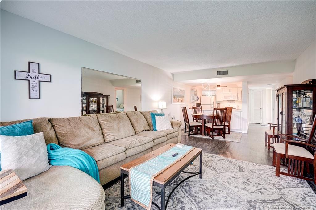 Stuart, Florida 34996, United States, 2 Bedrooms Bedrooms, ,2 BathroomsBathrooms,Residential,Active,108355