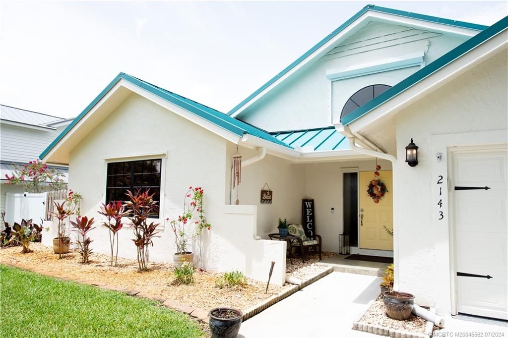 Photo of 2143 NW 19th Drive, Stuart, FL 34994 (MLS # M20045562)