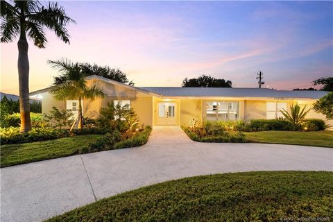 Photo of 1609 NW River Trail, Stuart, FL 34994 (MLS # M20052365)