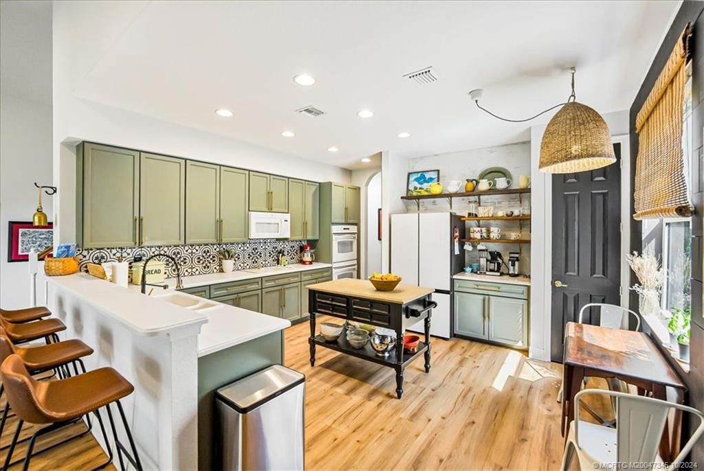 Photo of 5124 SE Graham Drive, Stuart, FL 34997 (MLS # M20047345)