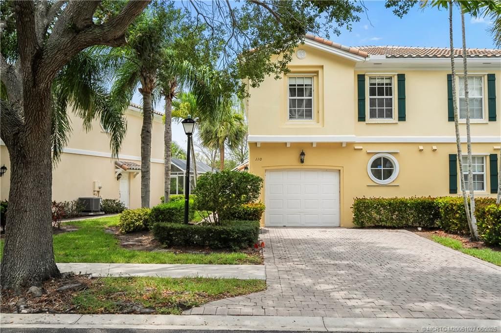 Photo of 110 Santa Barbara Way, Palm Beach Gardens, FL 33410 (MLS # M20051027)