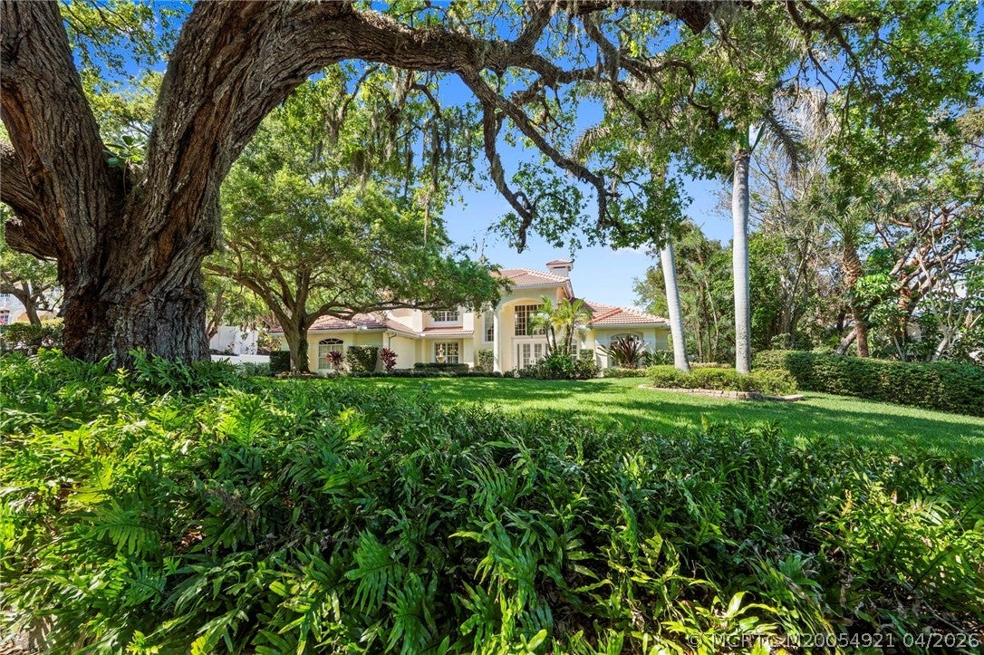 4 Castle Hill Way