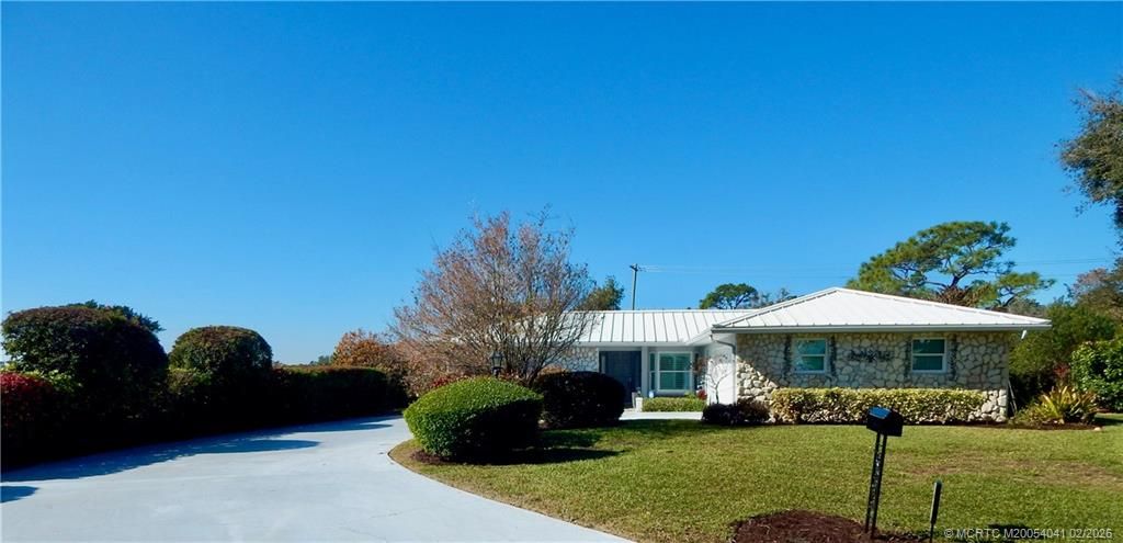 Photo of 1898 SE Coronado Lane, Stuart, FL 34996 (MLS # M20054041)