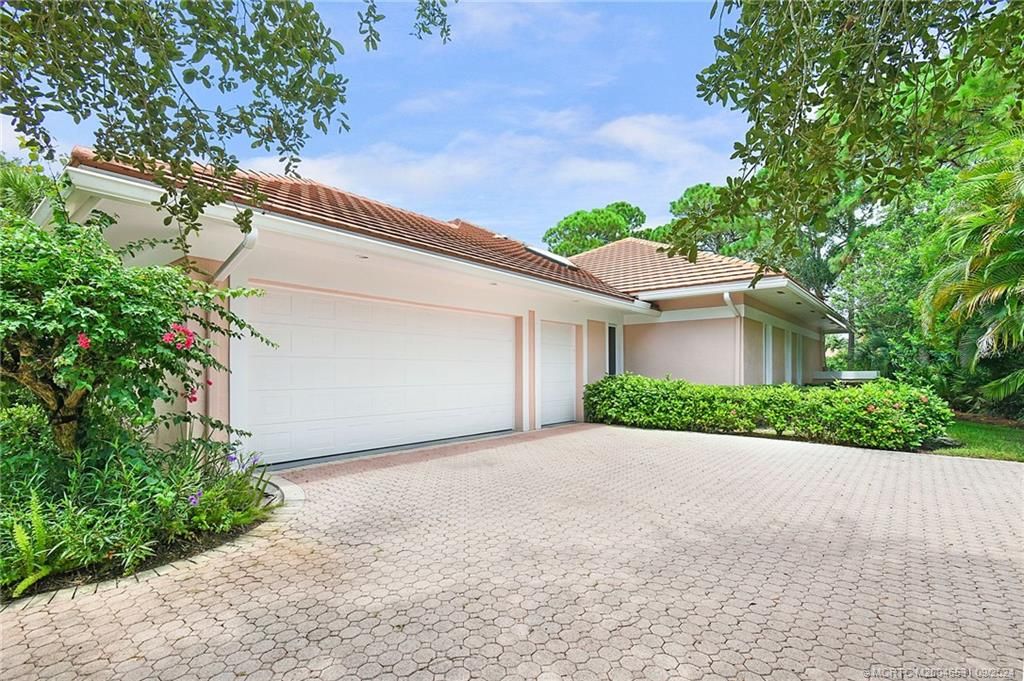 Photo of 3577 SE Doubleton Drive, Stuart, FL 34997 (MLS # M20046531)