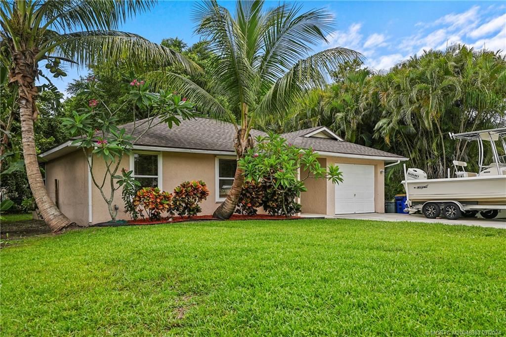 Photo of 3138 SE Orchid Street, Stuart, FL 34997 (MLS # M20045383)