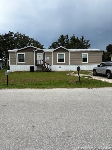 Homes For Sale - 409 Oakmont Avenue<br/> Moore Haven, FL 33471