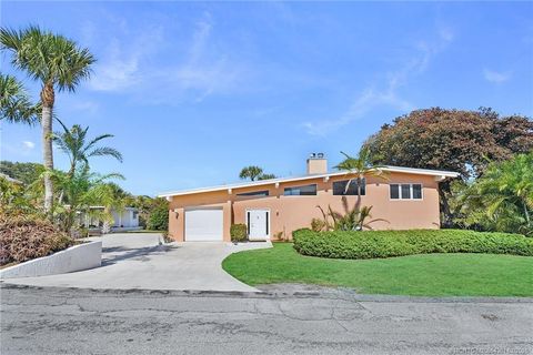 Photo of 2228 NE Center Circle, Jensen Beach, FL 34957 (MLS # M20054301)