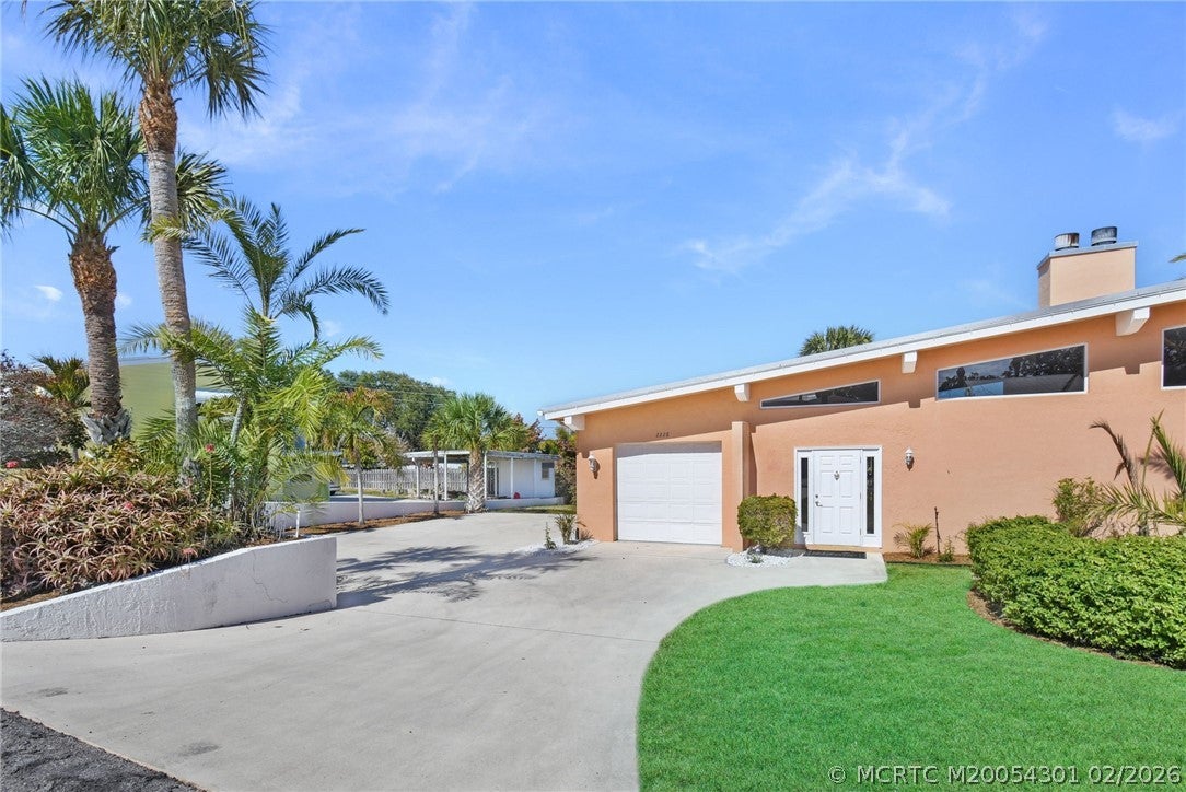 2228 NE Center Circle