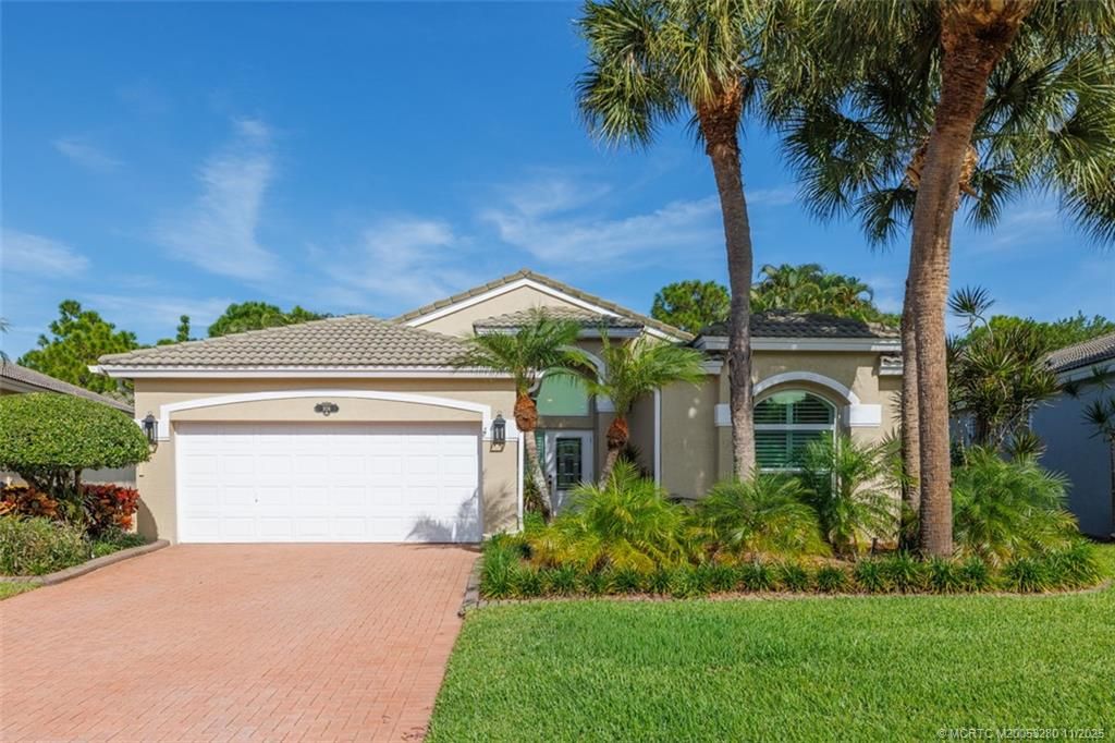 Photo of 926 SE Westminster Place, Stuart, FL 34997 (MLS # M20053280)