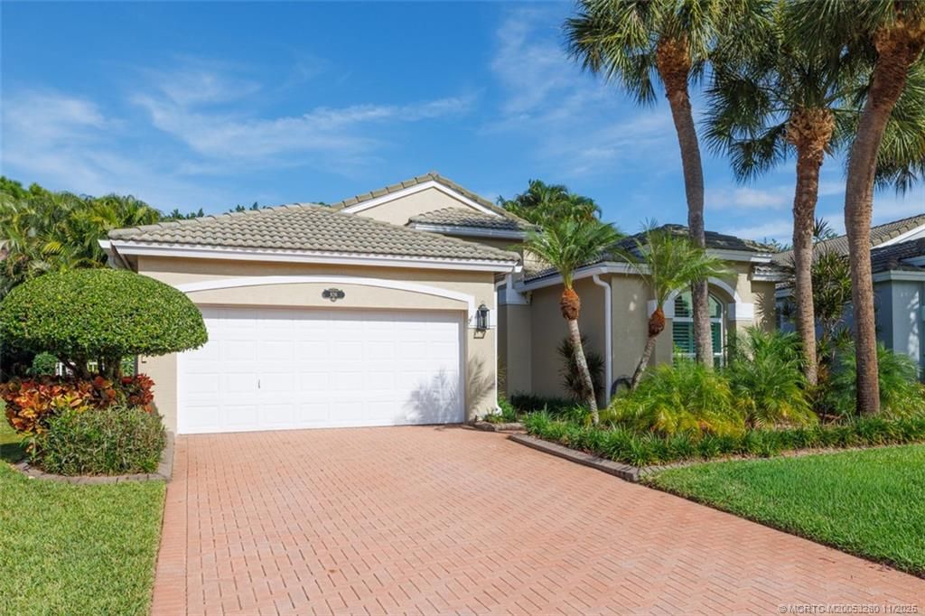 Photo of 926 SE Westminster Place, Stuart, FL 34997 (MLS # M20053280)