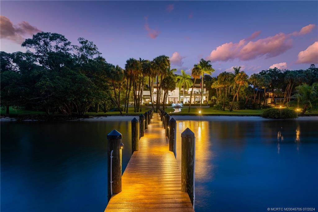 Photo of 24 Ridgeland Drive, Stuart, FL 34996 (MLS # M20045705)