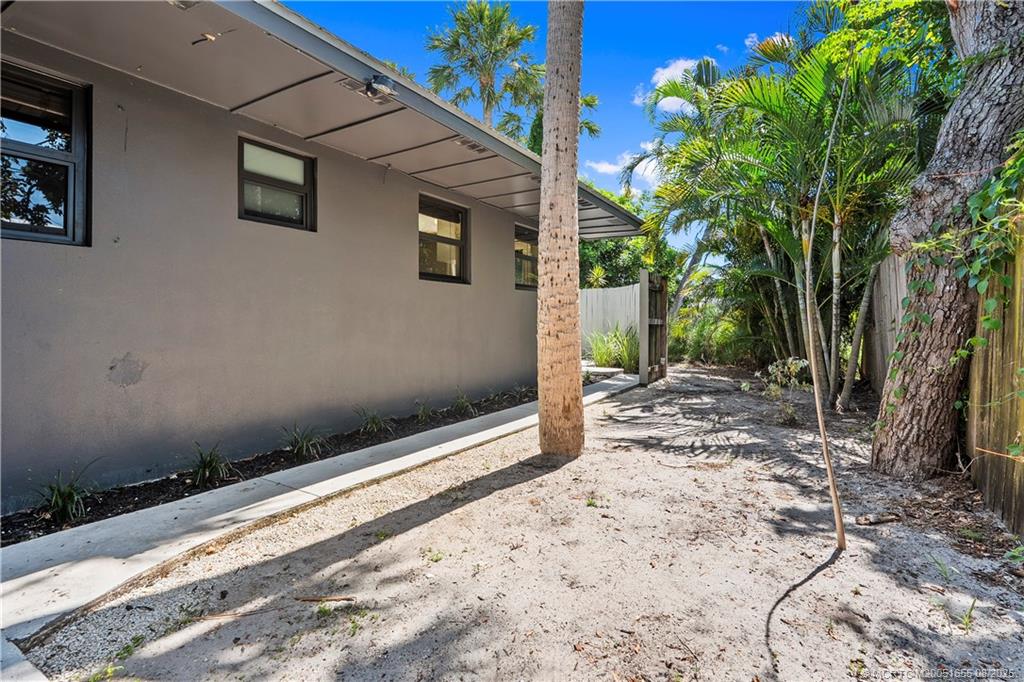 Jensen Beach, Florida 34957, United States, 2 Bedrooms Bedrooms, ,2 BathroomsBathrooms,Residential,Active,185798