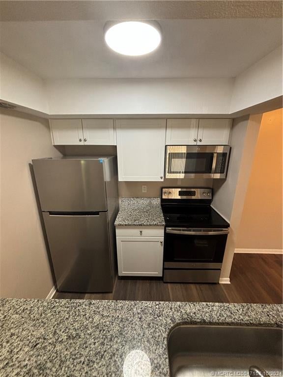 Photo of 810 NW Fork Road, Stuart, FL 34994 (MLS # M20047158)