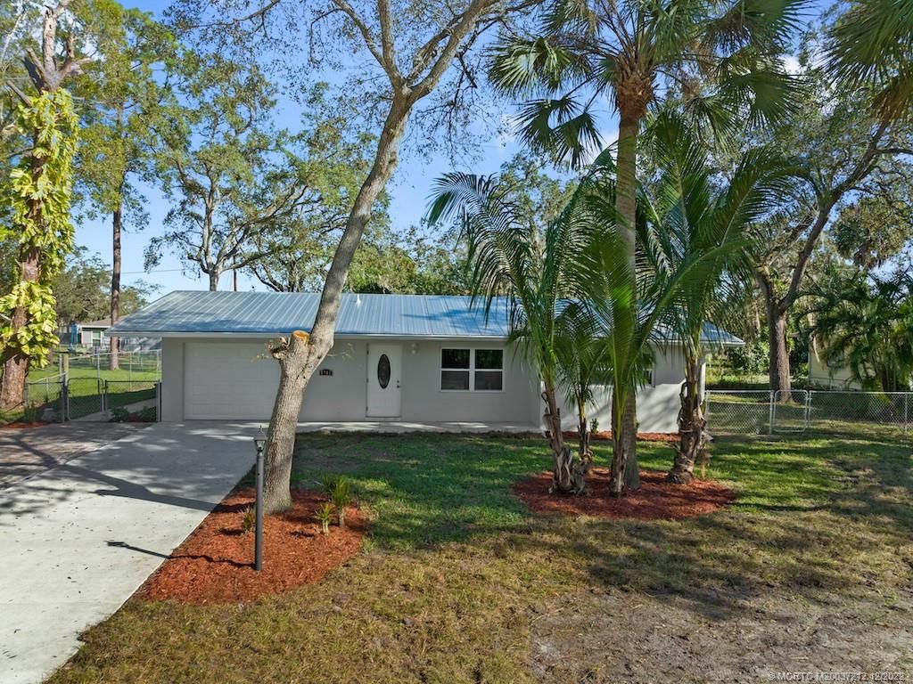 Photo of 5302 Bowling Green Drive, Fort Pierce, FL 34951 (MLS # M20037212)