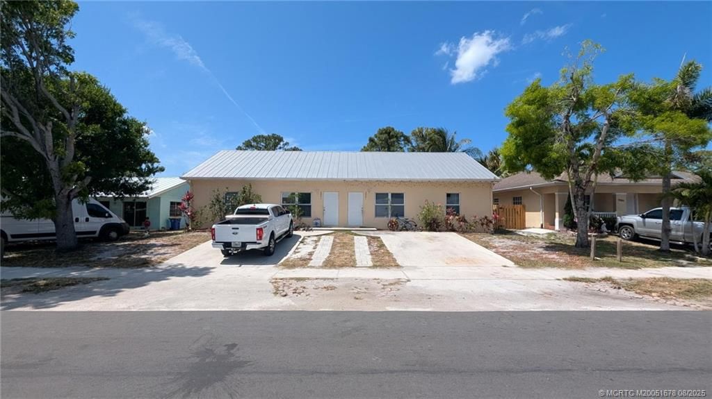 Photo of 2981 SE Fairmont Street, Stuart, FL 34997 (MLS # M20051678)