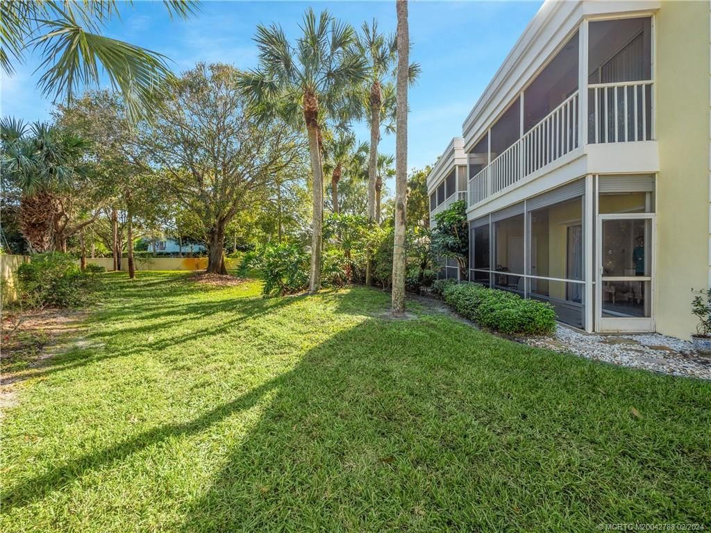 1600 SE St Lucie Boulevard 101, Stuart, FL 34996 MLS M20042788