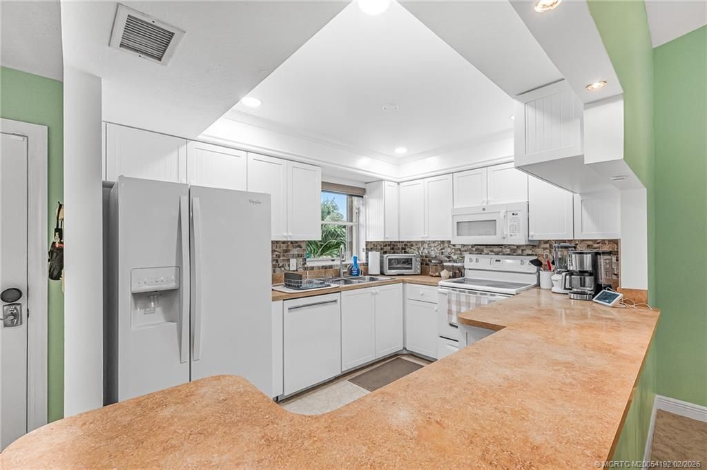 Photo of 2950 SE Ocean Boulevard #126-6, Stuart, FL 34996 (MLS # M20054192)