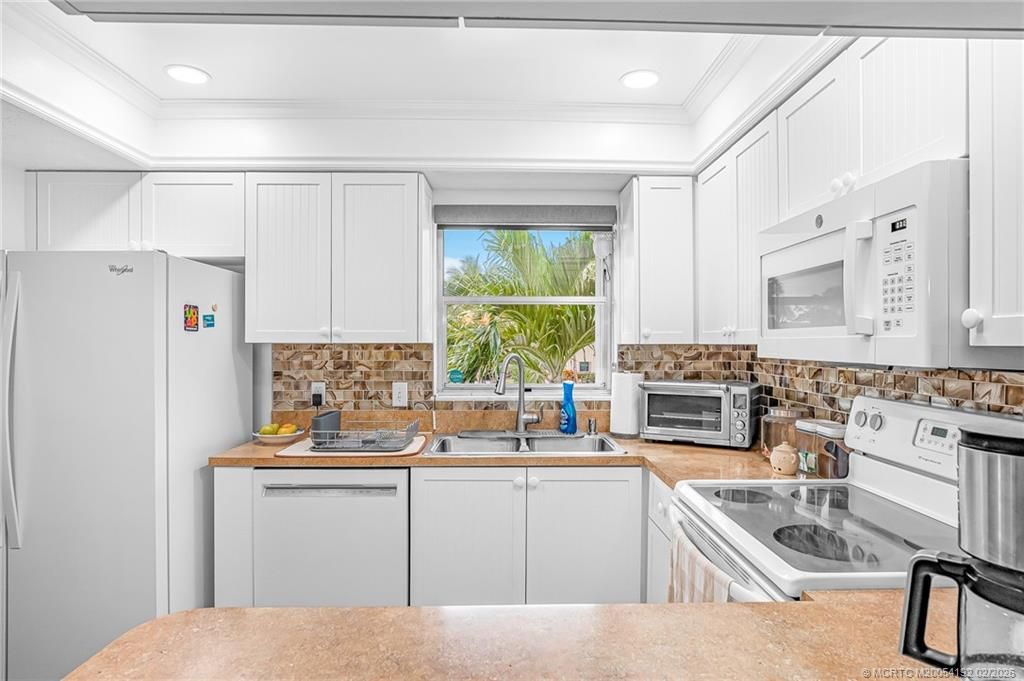 Photo of 2950 SE Ocean Boulevard #126-6, Stuart, FL 34996 (MLS # M20054192)