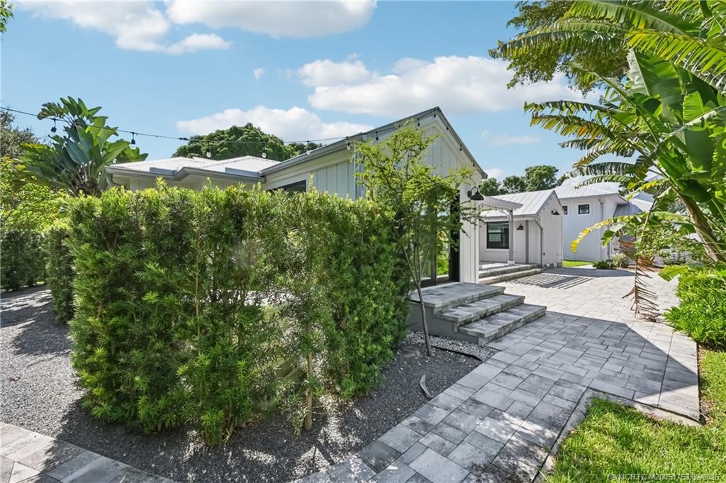 Stuart, Florida 34996, United States, 4 Bedrooms Bedrooms, ,3 BathroomsBathrooms,Residential,Active,195028