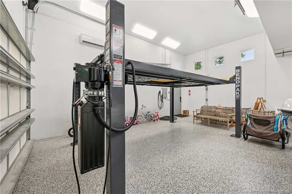 Stuart, Florida 34996, United States, 4 Bedrooms Bedrooms, ,3 BathroomsBathrooms,Residential,Active,195028