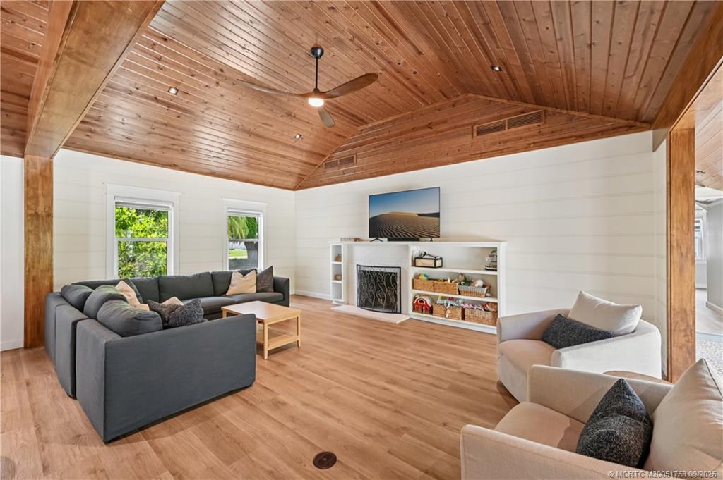 Stuart, Florida 34996, United States, 4 Bedrooms Bedrooms, ,3 BathroomsBathrooms,Residential,Active,195028