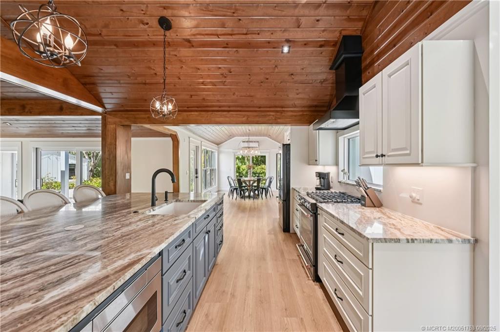 Stuart, Florida 34996, United States, 4 Bedrooms Bedrooms, ,3 BathroomsBathrooms,Residential,Active,195028