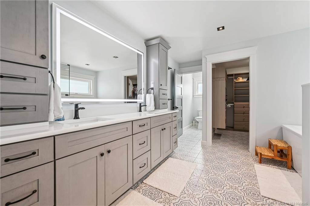 Stuart, Florida 34996, United States, 4 Bedrooms Bedrooms, ,3 BathroomsBathrooms,Residential,Active,195028