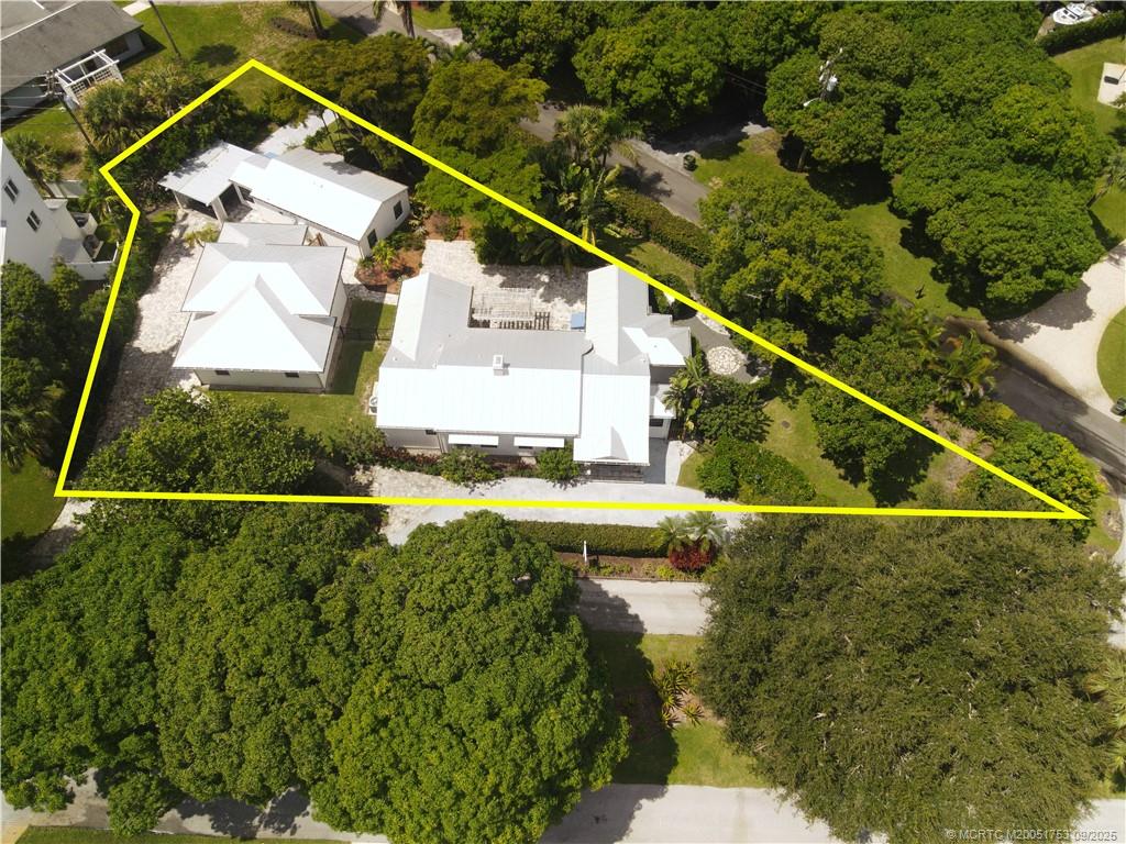 Stuart, Florida 34996, United States, 4 Bedrooms Bedrooms, ,3 BathroomsBathrooms,Residential,Active,195028