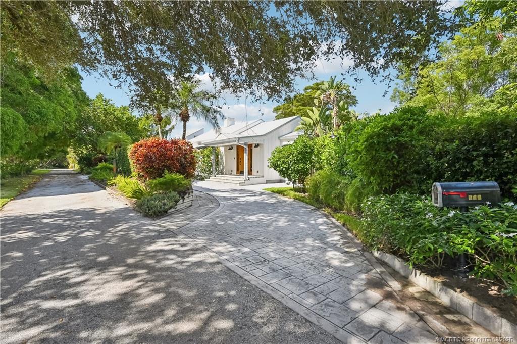 Stuart, Florida 34996, United States, 4 Bedrooms Bedrooms, ,3 BathroomsBathrooms,Residential,Active,195028