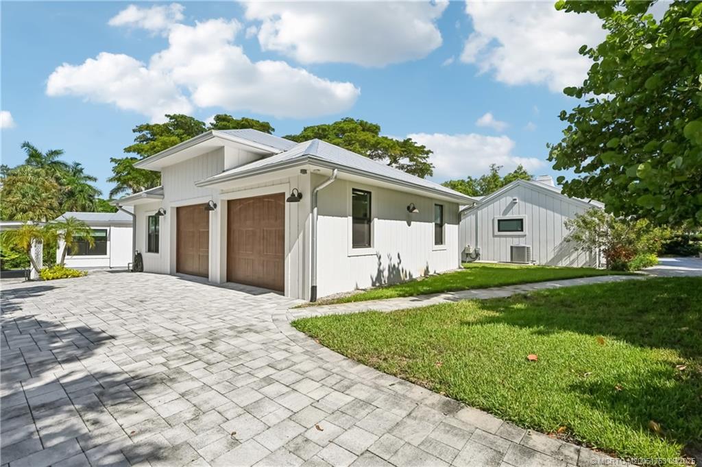 Stuart, Florida 34996, United States, 4 Bedrooms Bedrooms, ,3 BathroomsBathrooms,Residential,Active,195028