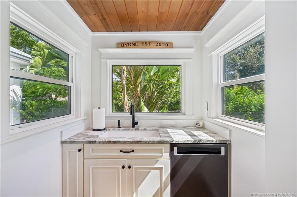 Stuart, Florida 34996, United States, 4 Bedrooms Bedrooms, ,3 BathroomsBathrooms,Residential,Active,195028