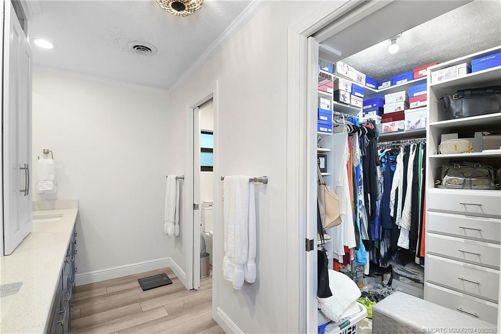 Sewalls Point, Florida 34996, United States, 4 Bedrooms Bedrooms, ,3 BathroomsBathrooms,Residential,Coming Soon,201573