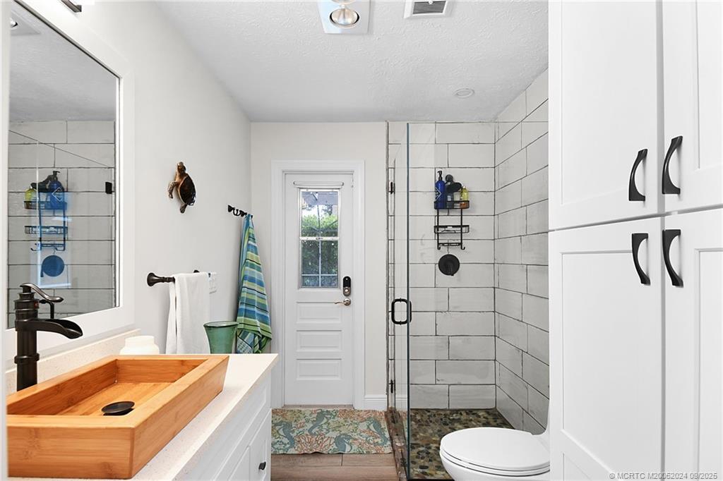 Sewalls Point, Florida 34996, United States, 4 Bedrooms Bedrooms, ,3 BathroomsBathrooms,Residential,Coming Soon,201573