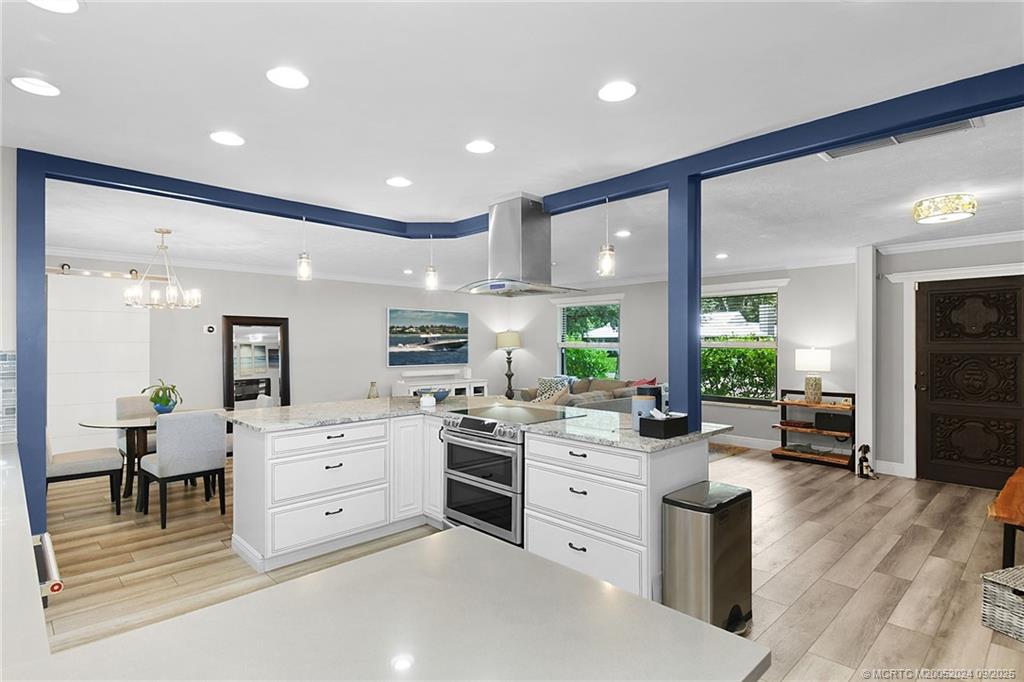 Sewalls Point, Florida 34996, United States, 4 Bedrooms Bedrooms, ,3 BathroomsBathrooms,Residential,Coming Soon,201573