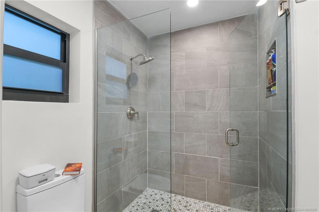 Sewalls Point, Florida 34996, United States, 4 Bedrooms Bedrooms, ,3 BathroomsBathrooms,Residential,Coming Soon,201573