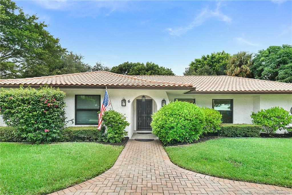 Sewalls Point, Florida 34996, United States, 4 Bedrooms Bedrooms, ,3 BathroomsBathrooms,Residential,Coming Soon,201573